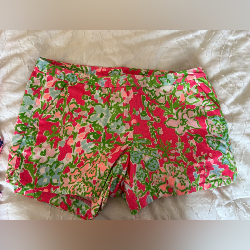 Lily Pultizer. Women’s shorts. Can fit a size small or medium.